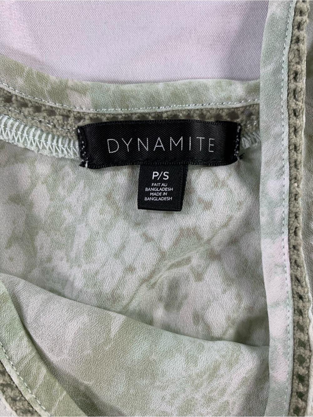 Pre loved DYNAMITE shirt womens size S - Picture 4 of 4